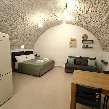 Corte Pietrantica - Charming Rooms & Suites Giovinazzo Bagian luar foto
