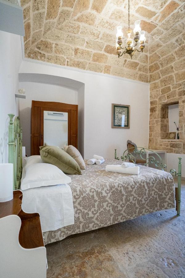 Corte Pietrantica - Charming Rooms & Suites Giovinazzo Bagian luar foto