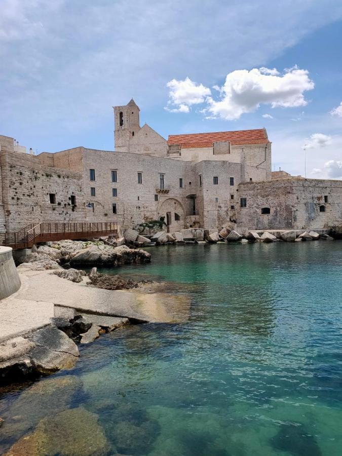 Corte Pietrantica - Charming Rooms & Suites Giovinazzo Bagian luar foto