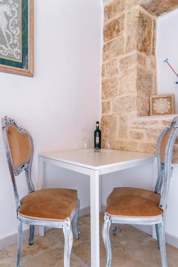 Corte Pietrantica - Charming Rooms & Suites Giovinazzo Bagian luar foto