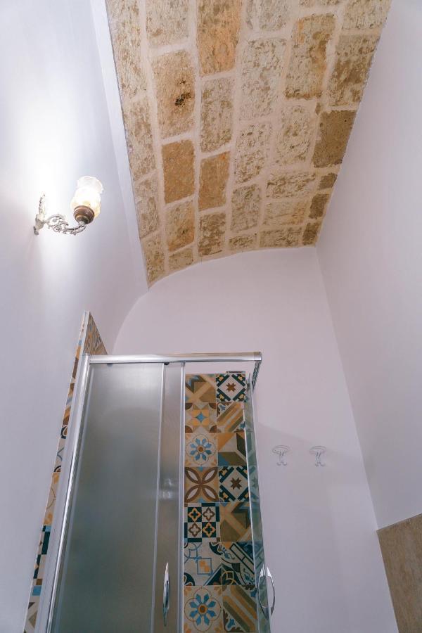 Corte Pietrantica - Charming Rooms & Suites Giovinazzo Bagian luar foto