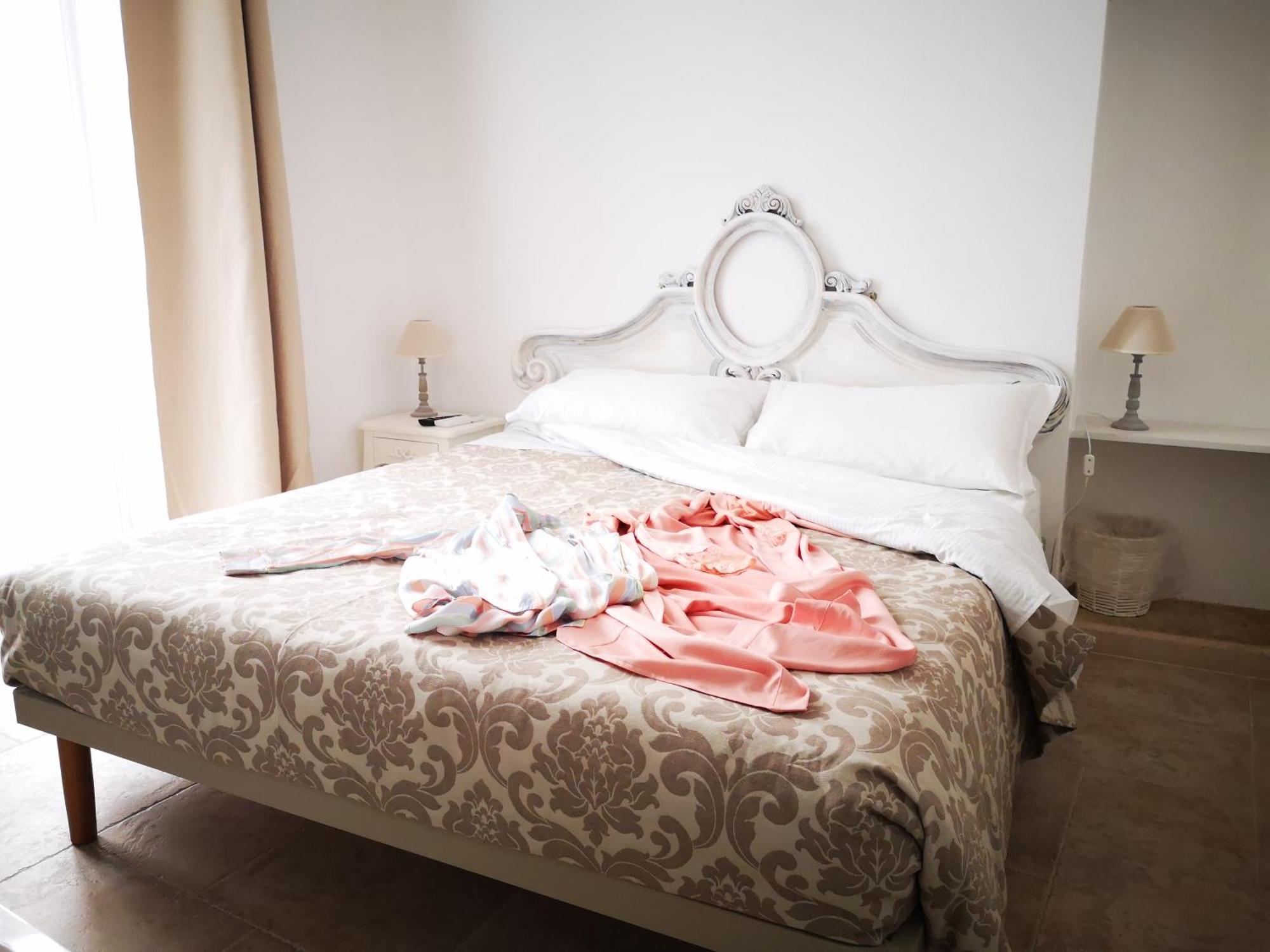 Corte Pietrantica - Charming Rooms & Suites Giovinazzo Ruang foto