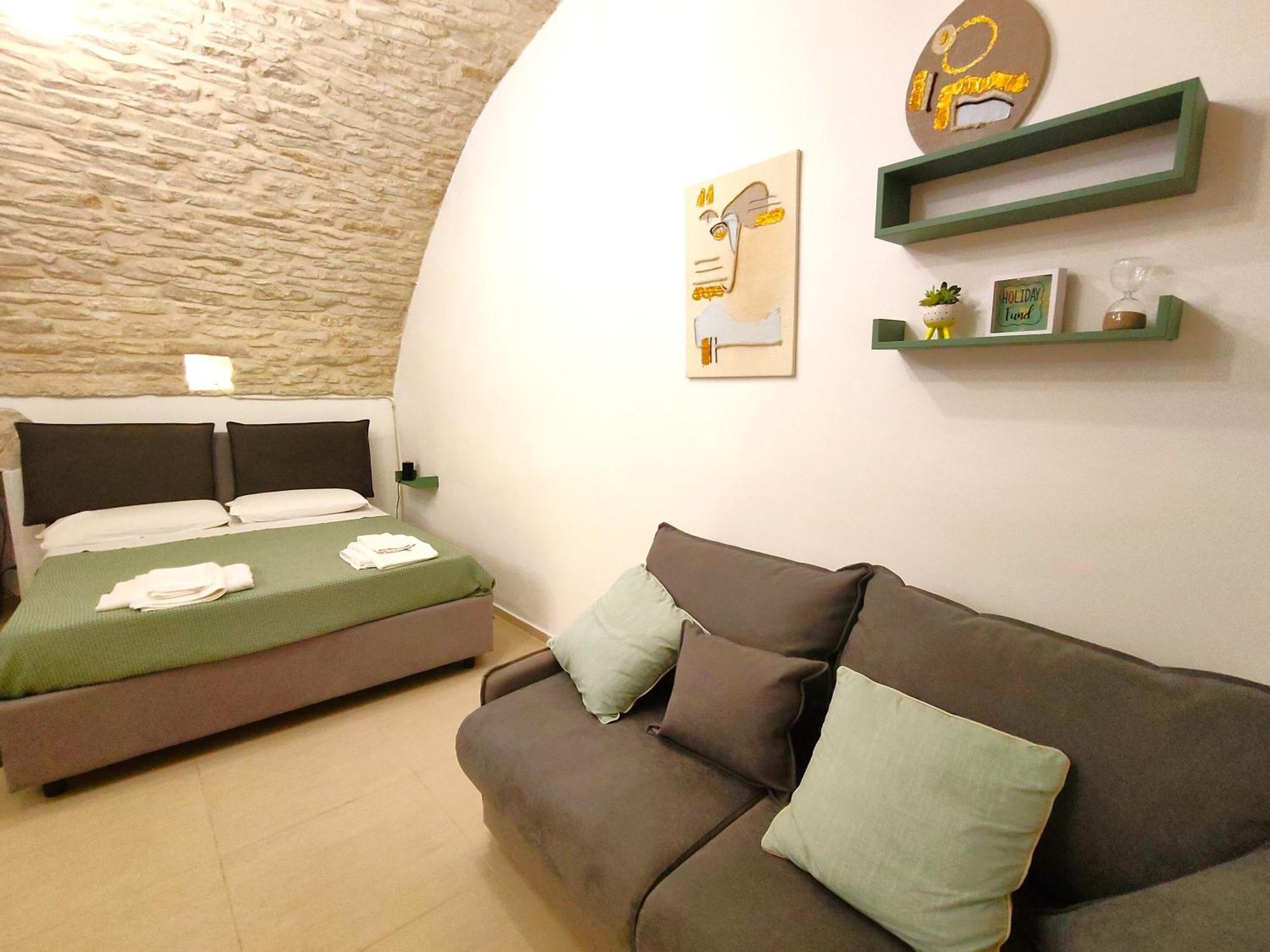 Corte Pietrantica - Charming Rooms & Suites Giovinazzo Bagian luar foto